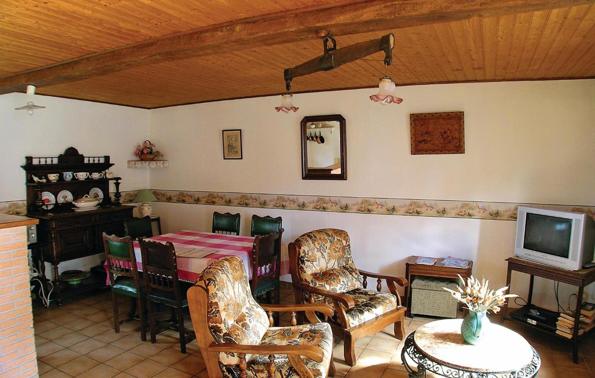 3 Bedroom Beautiful Home In Hames Boucres Exterior photo